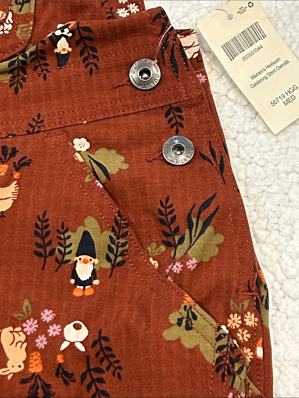 Duluth Heirloom Gardening Shorts Overalls sz Medium Gnome Rabbit Chicken Print - Picture 10 of 16